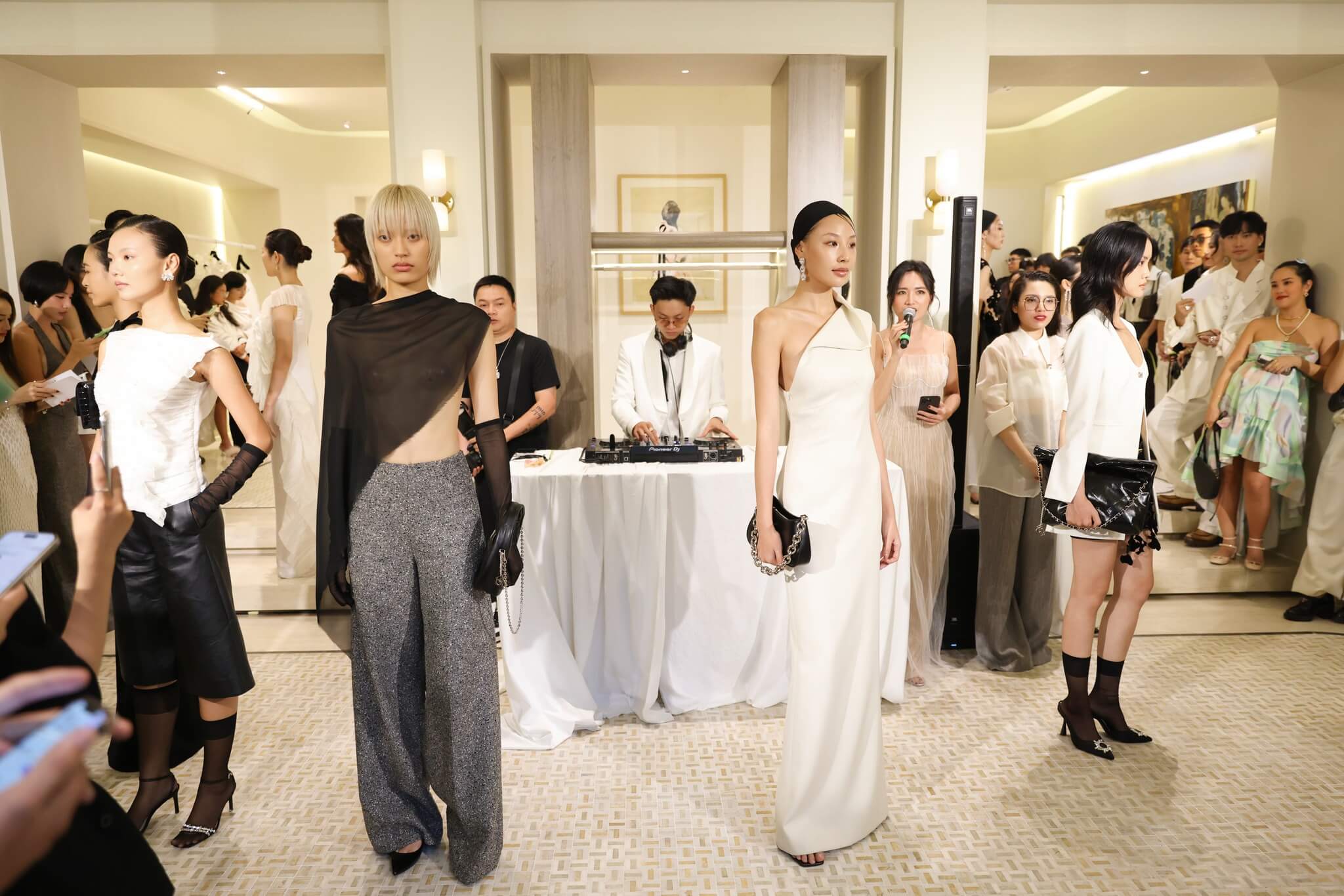 Elegance khai trương cửa hàng flagship tại TP.HCM